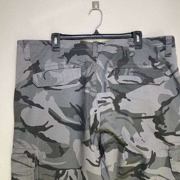 Men's NWT Wrangler Regular Taper Black & Gray Camo Pants - Size 40x30 - Picture 5 of 14